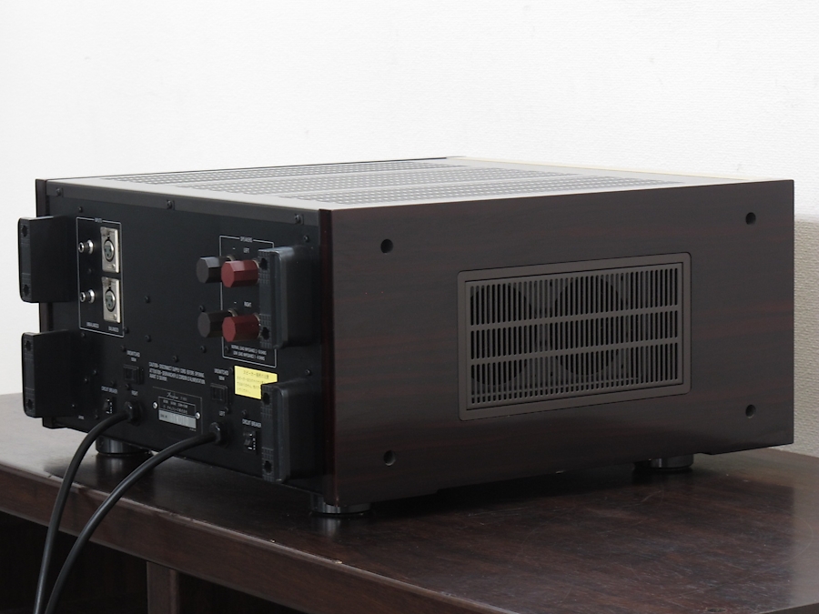 アキュフェーズ　P-800 パワーアンプ 22年メーカーメンテナンス済み Accuphase アキュフェーズ P-800 パワーアンプ 元箱付 - 中古