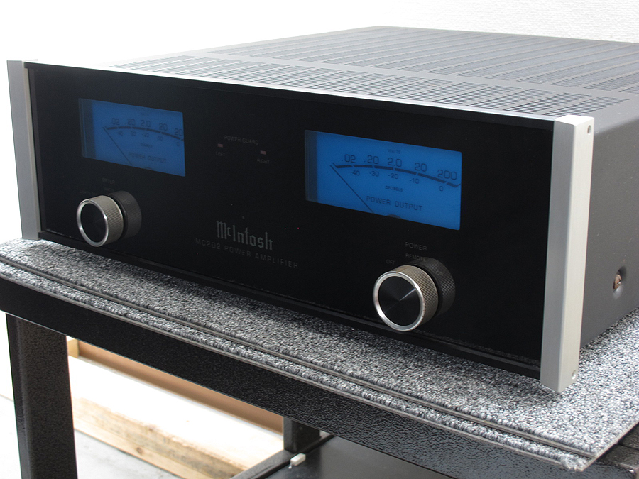 マッキントッシュ Mcintosh MC202 パワーアンプ @24219 / 中古オーディオ買取、販売、通販のショップアフロオーディオ横浜