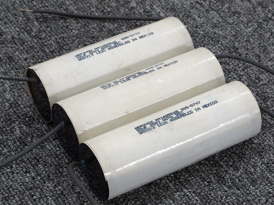 オーディオ機器 未使用 AEROVOX W41A2552E 52uf 250V (3個) コンデンサー @24408