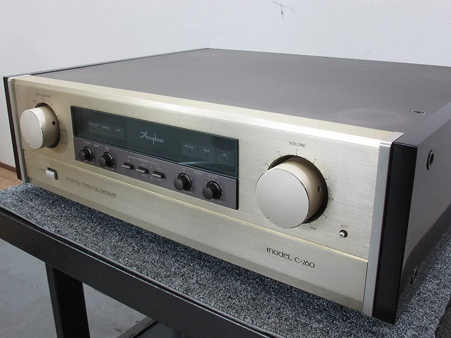アキュフェーズ Accuphase C-260 プリアンプ