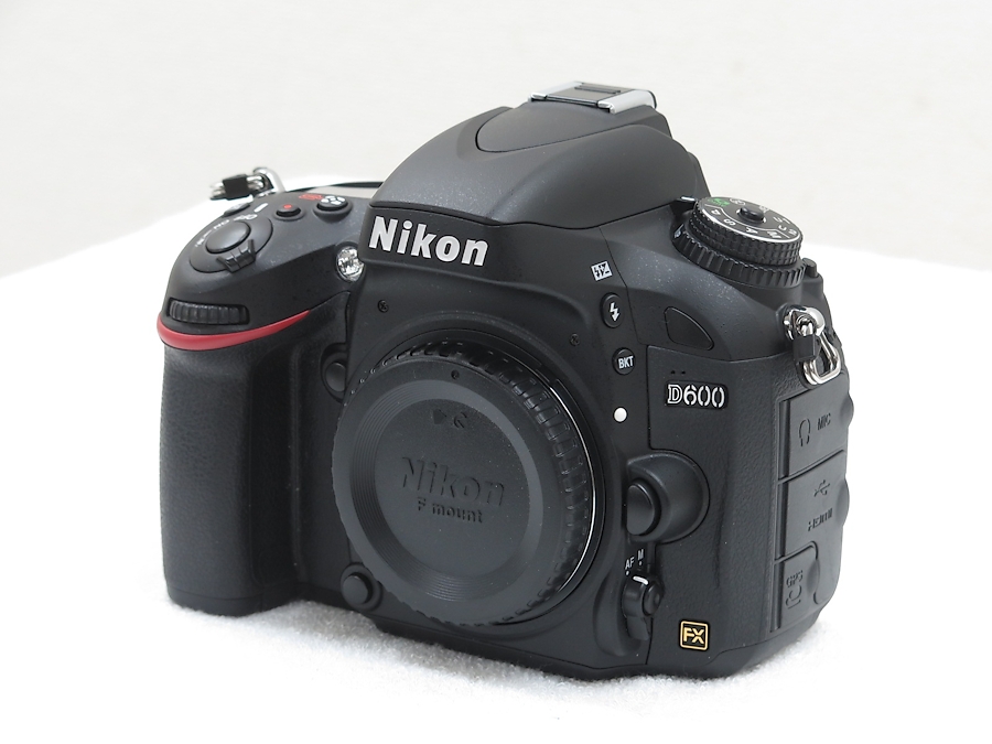 ニコン Nikon D600 ボディ 元箱・ストラップ等付属品有 @24631