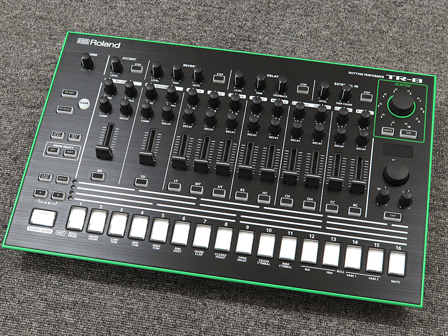 Roland AIRA TR-8 リズムマシン TR-808&TR-909 リメイク @24762 / 中古