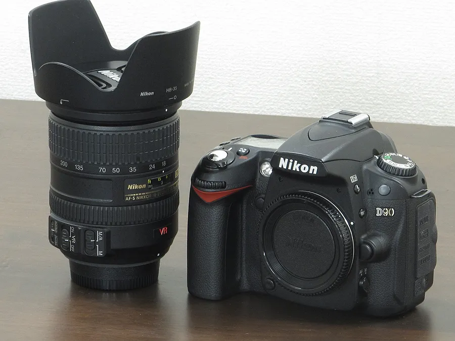 Nikon D90 AF-S DX VR 18-200G レンズキット カメラ 元箱