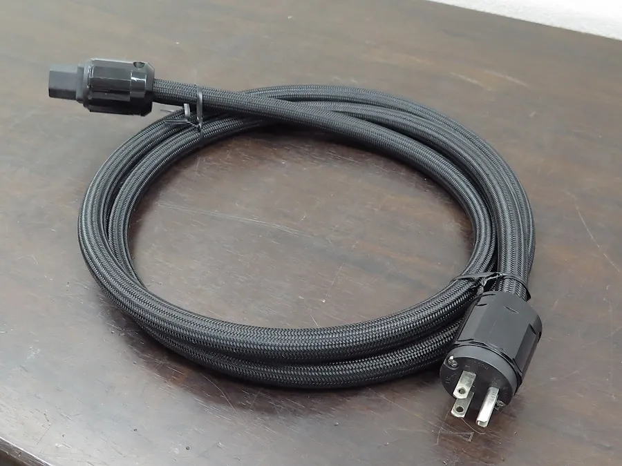 Acoustic Revive POWER　MAXⅡ(2.0m) 電源ケーブル