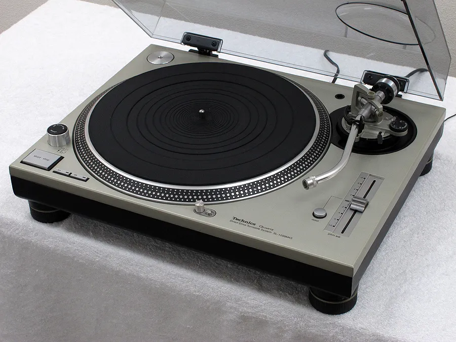 Technics SL-1200MK5 ターンテーブル