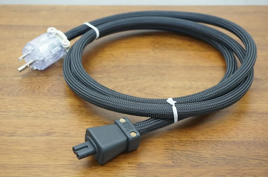 Acoustic Revive POWER STANDARD MG 2.0m 電源ケーブル