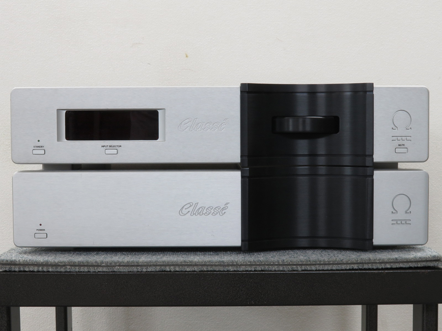クラッセ CLASSE OMEGA PreAmp Mk プリアンプ ケース付 28038 / 中古オーディオ買取、販売、通販のショップアフロ