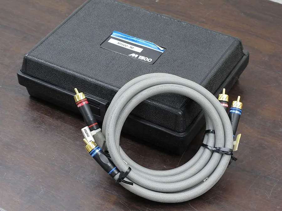 Monster Cable M1500(1mペア) RCAケーブル ケース付き