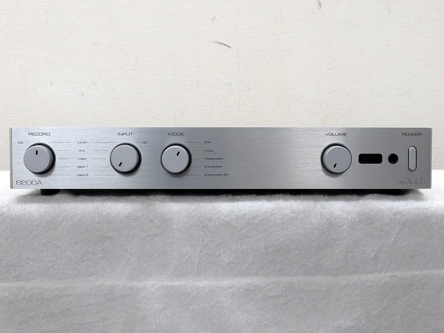 未使用保管品 audiolab 8200A プリメインアンプ オーディオラボ オーディオラボ Audiolab 8200A プリメインアンプ@28663｜中古