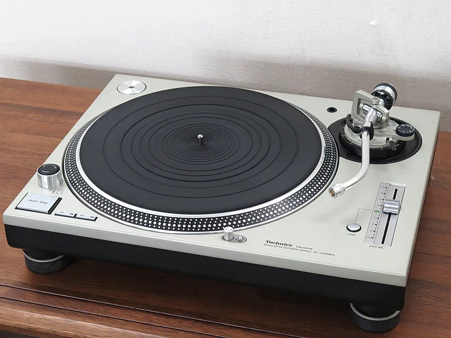 Technics SL-1200MK5 ターンテーブル
