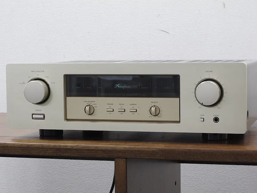 アキュフェーズ Accuphase E-210A プリメインアンプ