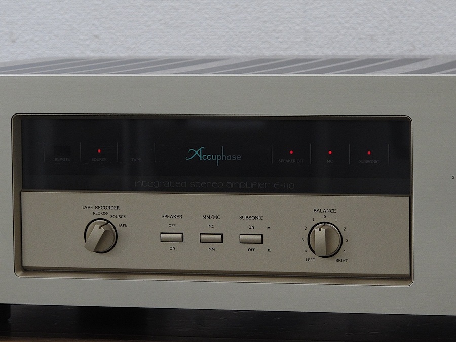 アキュフェーズ Accuphase E-210A プリメインアンプ @30444 / 中古オーディオ買取、販売、通販のショップアフロオーディオ横浜