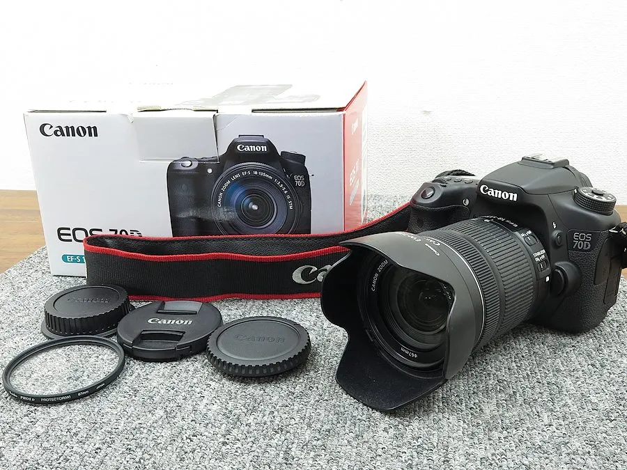 Canon EOS 70D レンズキット EF-S18-135mm IS STM 元箱付