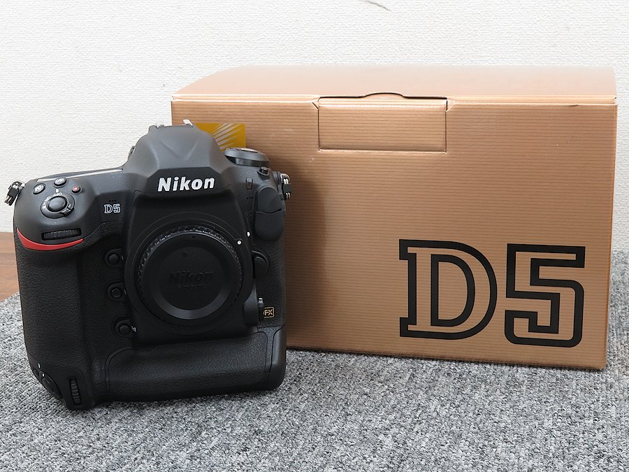Nikon D5（XQD-Type）美品 - デジタル一眼