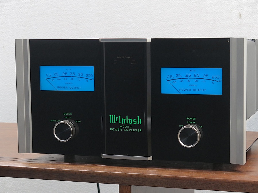 マッキントッシュ Mcintosh MC252 パワーアンプ @30688 / 中古オーディオ買取、販売、通販のショップアフロオーディオ横浜