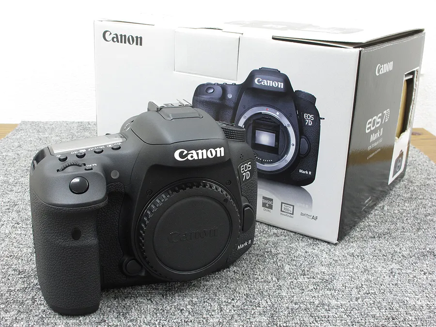 Canon EOS 7D Mark II ボディ カメラ 元箱付