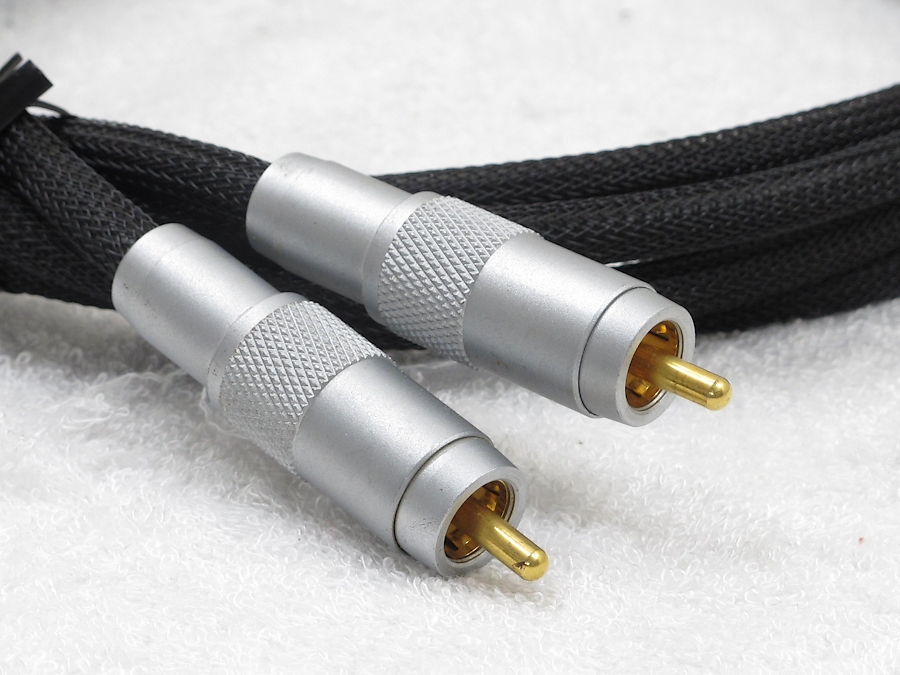 ★新品　GOLDMUND RCA CABLE 　RCA　高級ケーブル　１ｍペア ☆新品 GOLDMUND RCA CABLE RCA 高級ケーブル 1mペア ☆新品