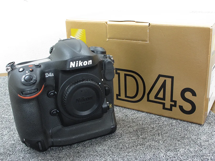 ニコン NIKON D4S カメラ 元箱付