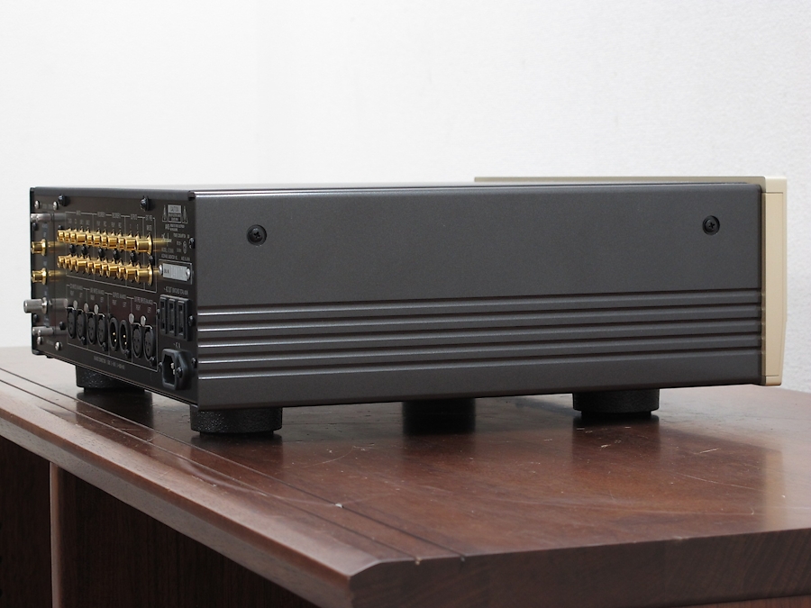 アキュフェーズ Accuphase C-2000 プリアンプ AD-10付 @32382 / 中古