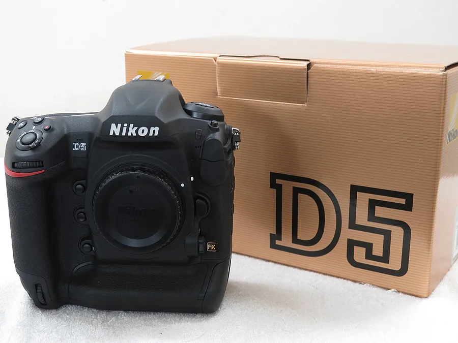 ニコン NIKON D5 カメラ 元箱付