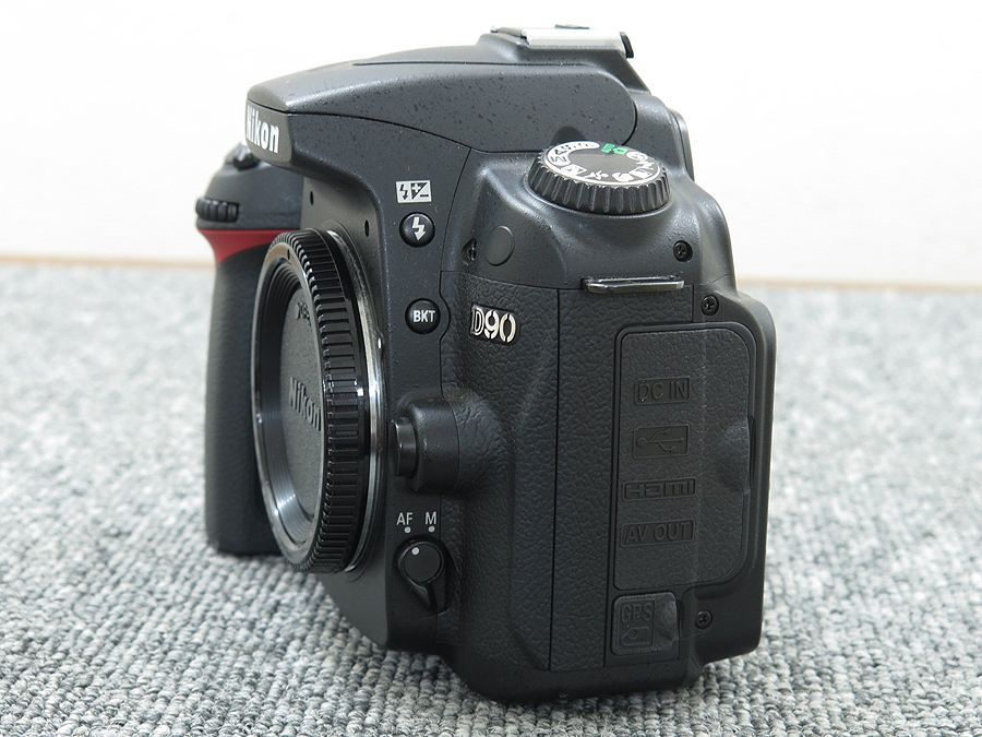 Nikon D90 現状品 Nikon (ニコン) デジタル一眼レフカメラ D90 1290万画素 APS-C