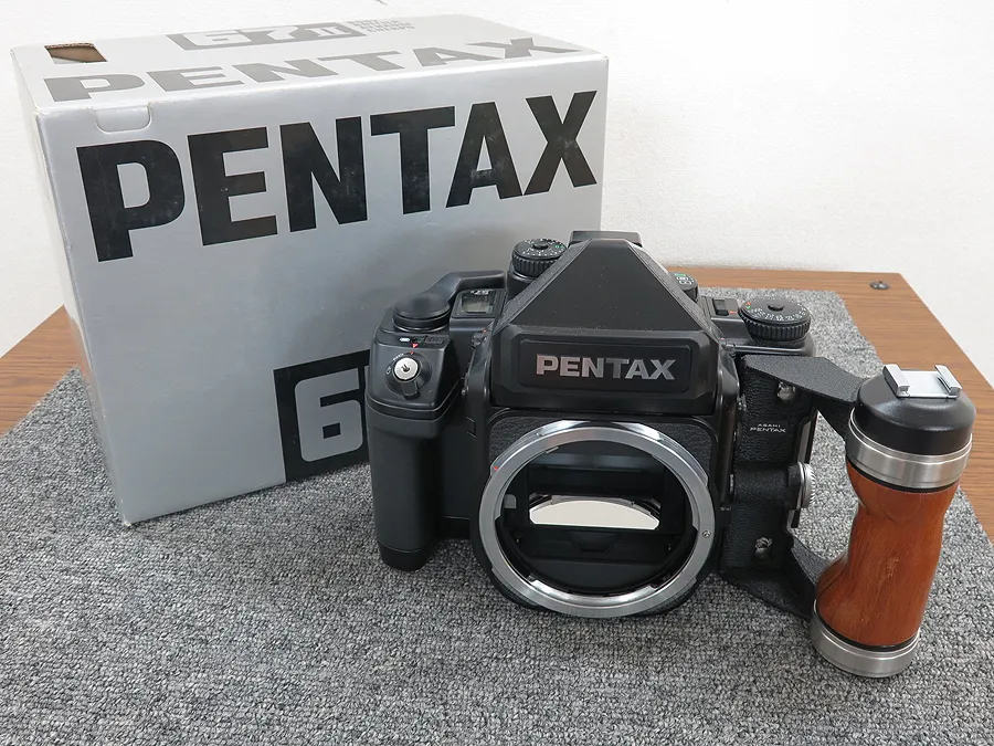 PENTAX 67 (木製グリップ P28付き) カメラ 元箱付