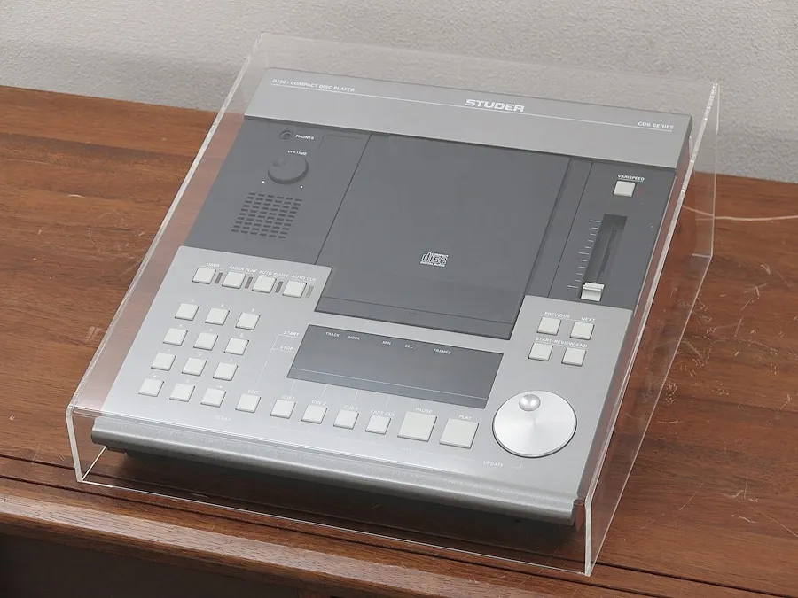 スチューダー STUDER D730 CDデッキ ダストカバー付き