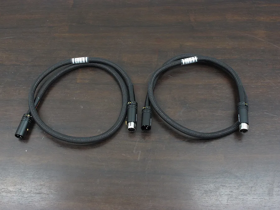 Acoustic Revive XLR-1.0 TripleC-FM 1.4×1.8 導体仕様
