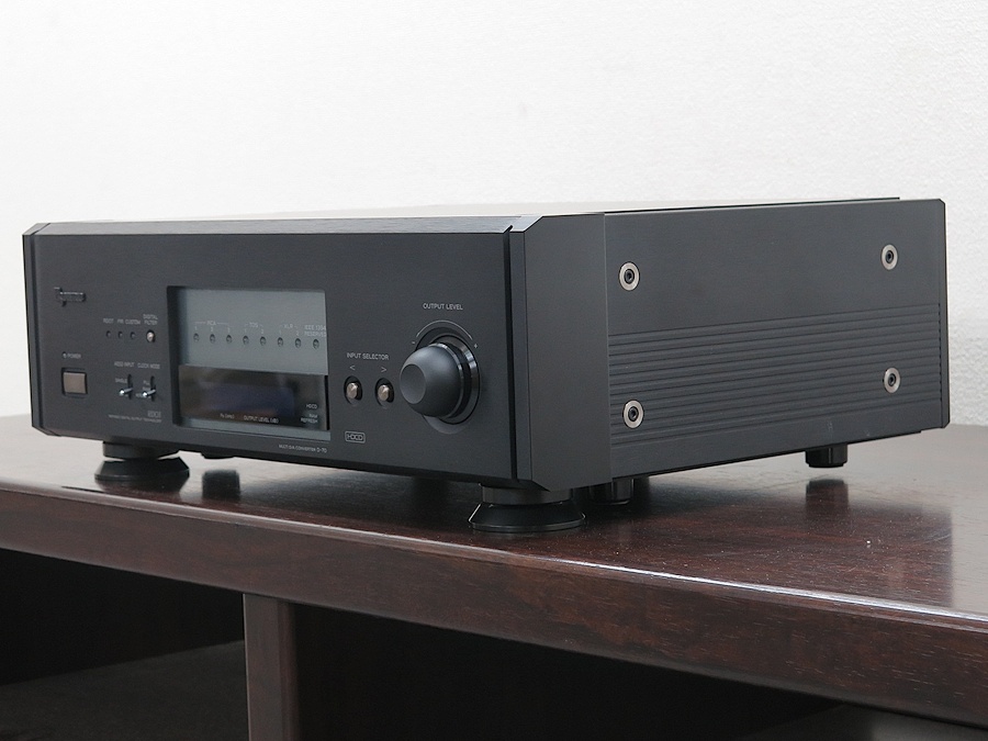 【ESOTERIC/エソテリック/D-70/コンバーター/美品/通電確認済み】 エソテリック ESOTERIC D-70 VU D/Aコンバーター @29604 / 中古