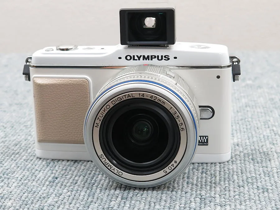 OLYMPUS PEN E-P1 Wレンズキット カメラ 元箱付