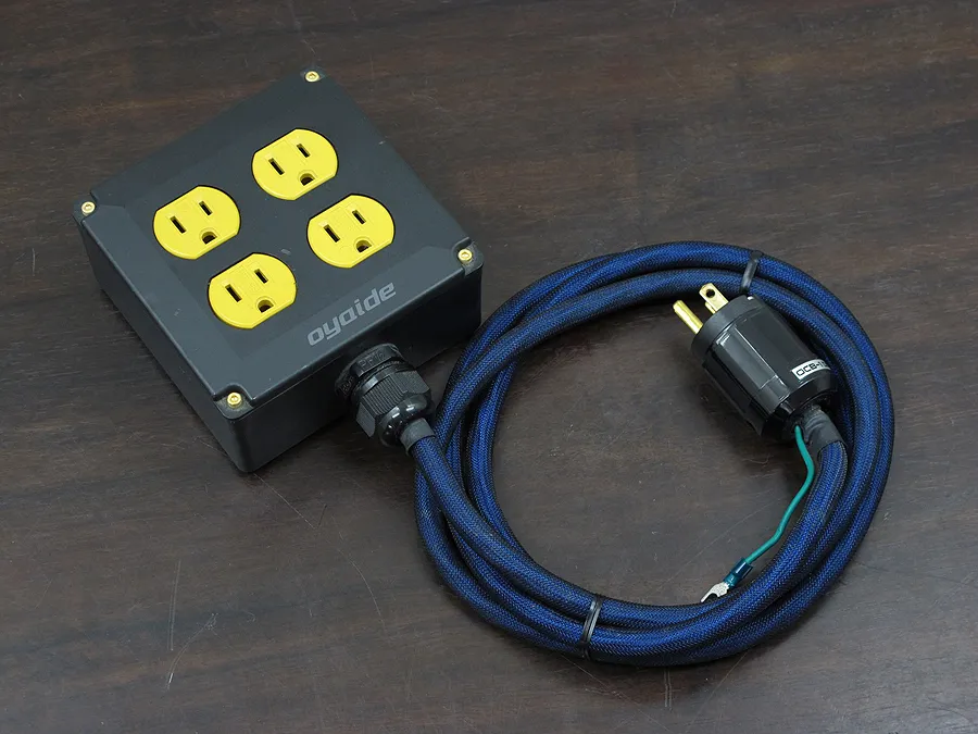 オヤイデ OYAIDE OCB-1 DXs 電源タップ 4口