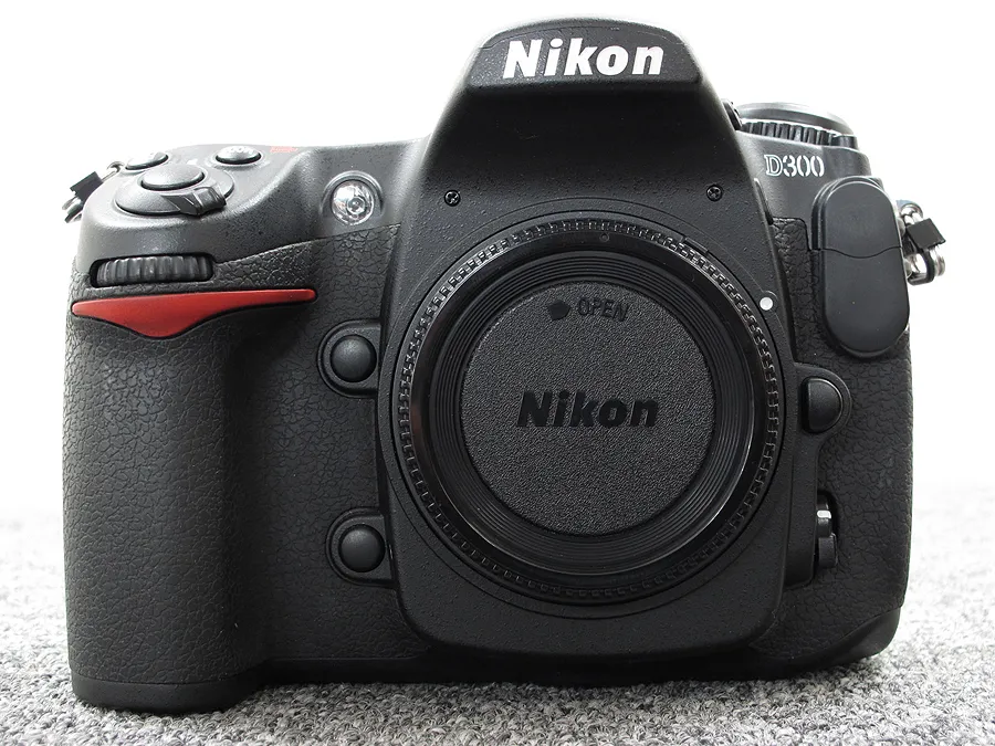 NIKON D300 AF-S DX VR18-200G レンズキット カメラ 元箱 @34432｜中古