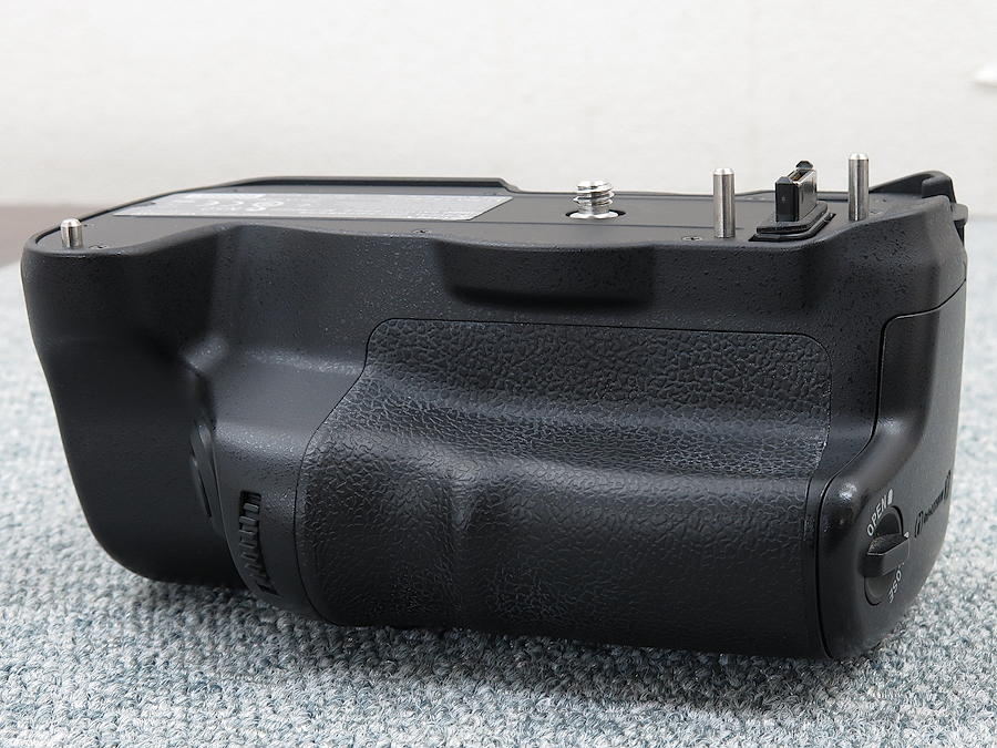 元箱】 SONY VG-C99AM α99用グリップ バッテリー2個付 @34848 / 中古