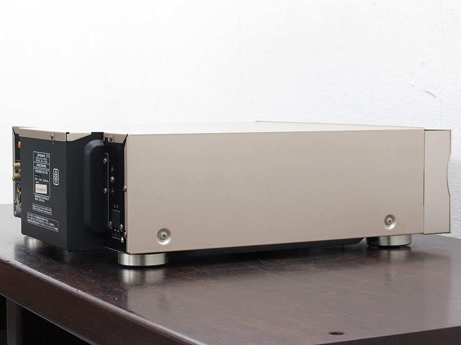 パイオニアDVL-909通電ジャンク ジャンク パイオニア Pioneer DVL-909 LD⁄DVDデッキ @34991-買取り実績