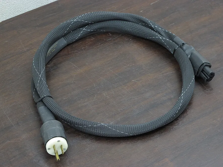 SYNERGISTIC RESEARCH A/C Master Coupler 電源ケーブル
