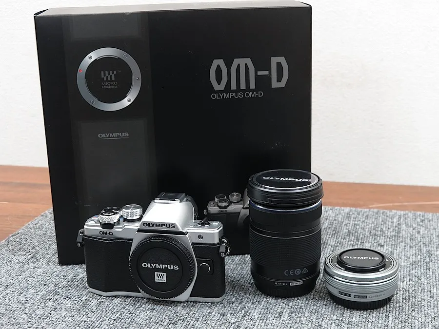 未使用 OLYMPUS OM-D E-M10 MarkⅡEZダブルズームキット