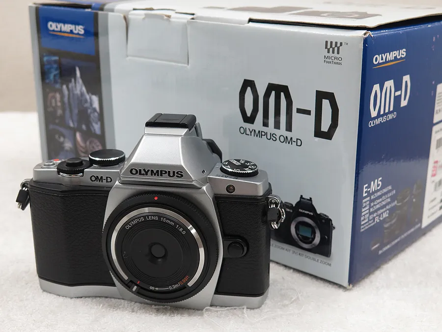 オリンパス OLYMPUS OM-D E-M5 カメラ BCL-1580 15mm F8