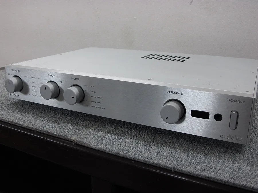オーディオラボ Audiolab 8200A プリメインアンプ 元箱付
