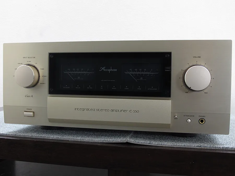 アキュフェーズ Accuphase E-550 プリメインアンプ