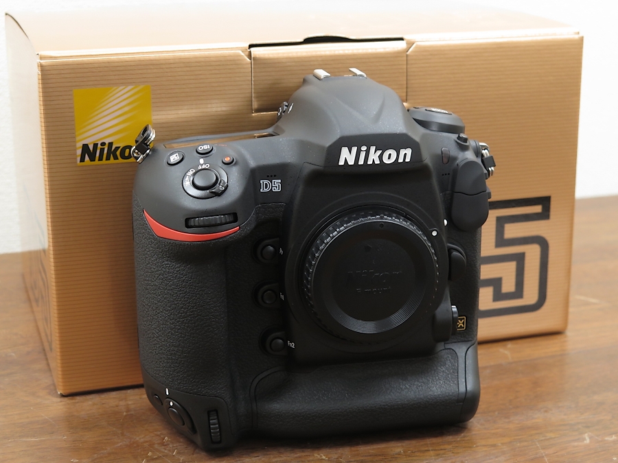 新品未使用】 ニコン NIKON D5 XQD-Type ボディ カメラ @36451 / 中古