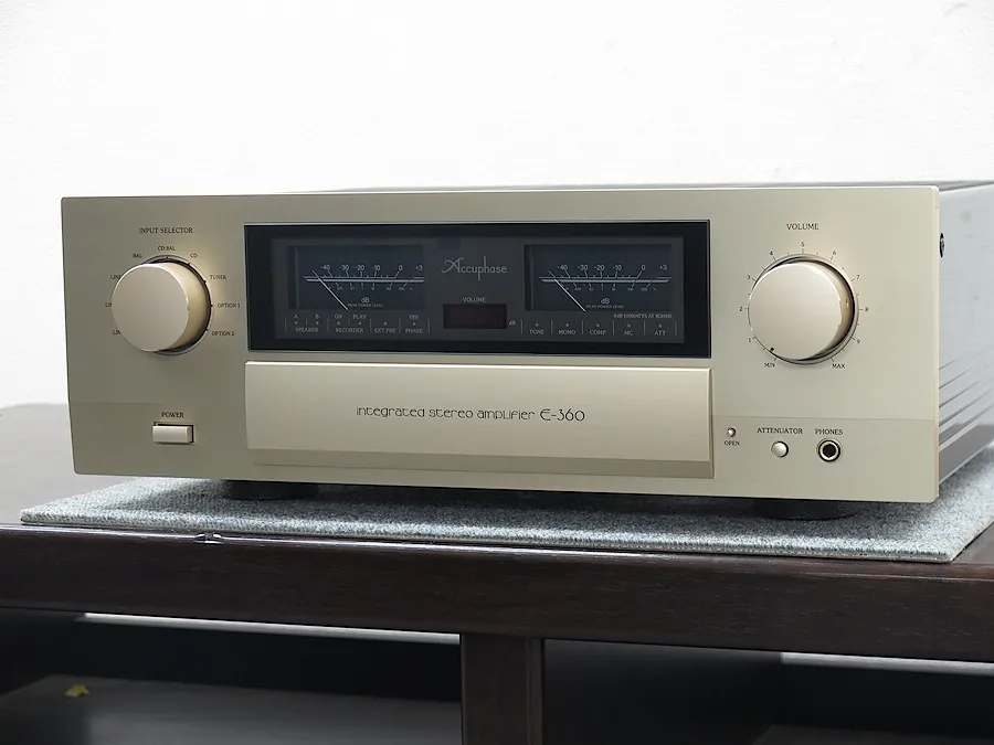 アキュフェーズ Accuphase E-360 プリメインアンプ