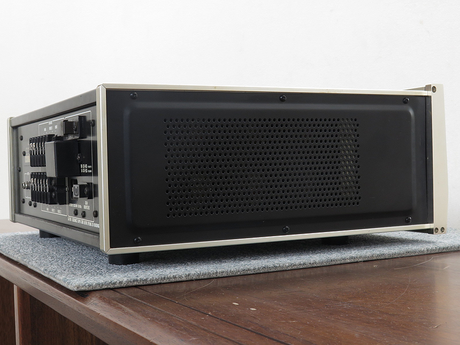 アキュフェーズ Accuphase P-300 パワーアンプ @36755 / 中古