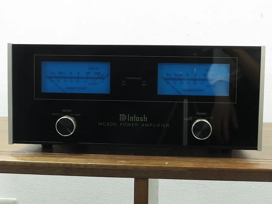 マッキントッシュ Mcintosh MC300 パワーアンプ