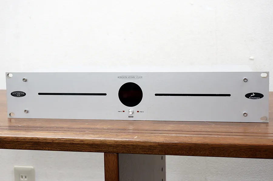 Antelope Isochrone 10M クロックジェネレーター