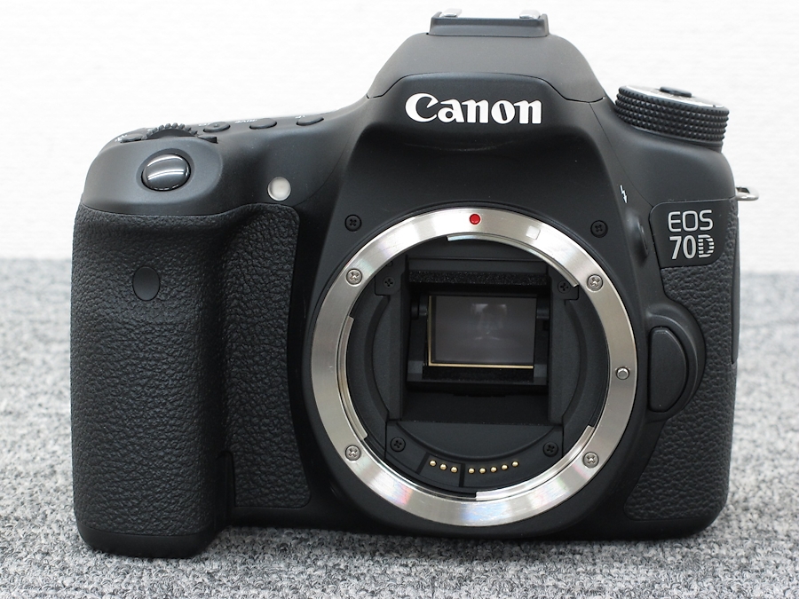 美品】Canon EOS 70D レンズキット EF-S 18-135 IS STM @37900 / 中古 