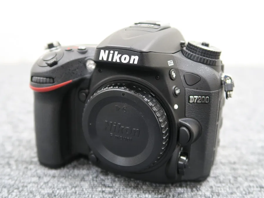 ニコン NIKON D7200 ボディ  MB-D15付 カメラ