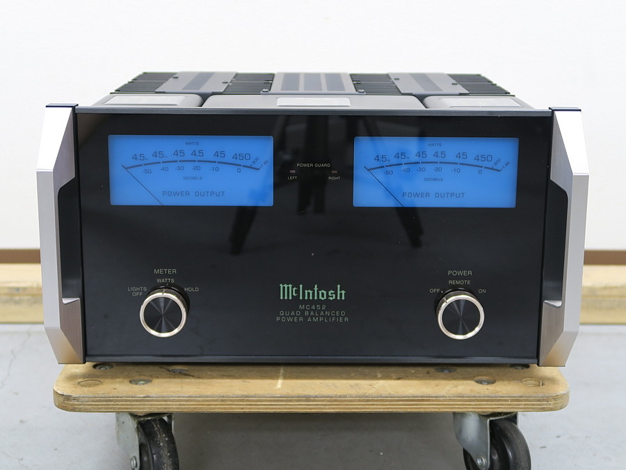 McIntosh MCC82 パワーアンプ　マッキントッシュ　2ch McIntosh、70周年パワーアンプの後継モデル「MC1502」。同一仕様