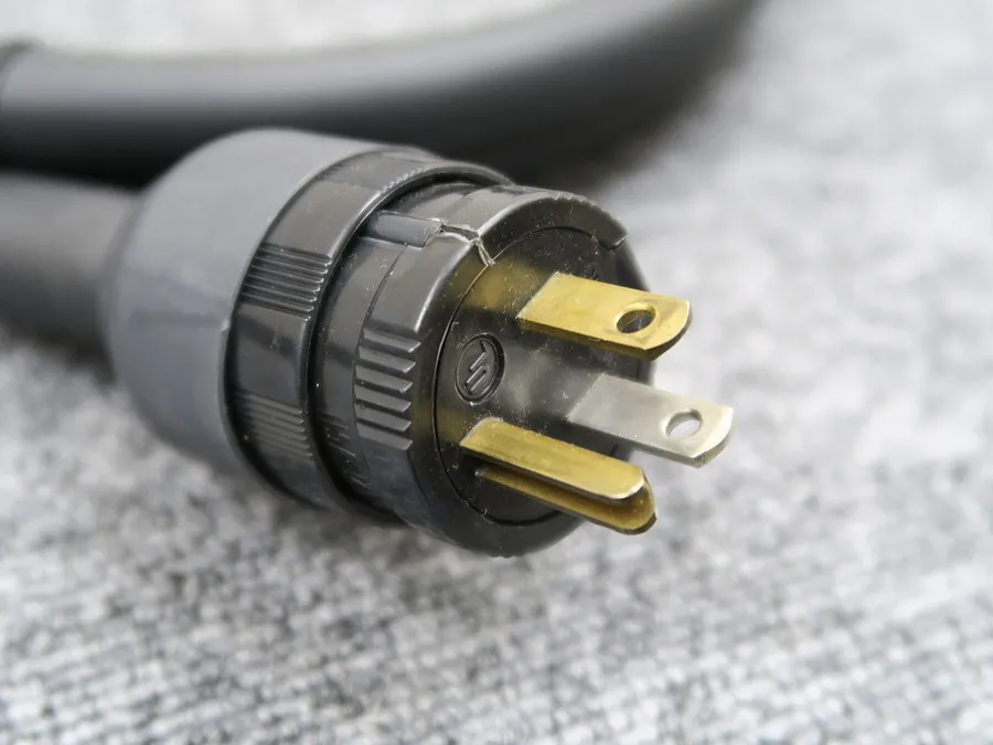 カルダス CARDAS Golden Reference (1.5m) 電源ケーブル @40267｜中古