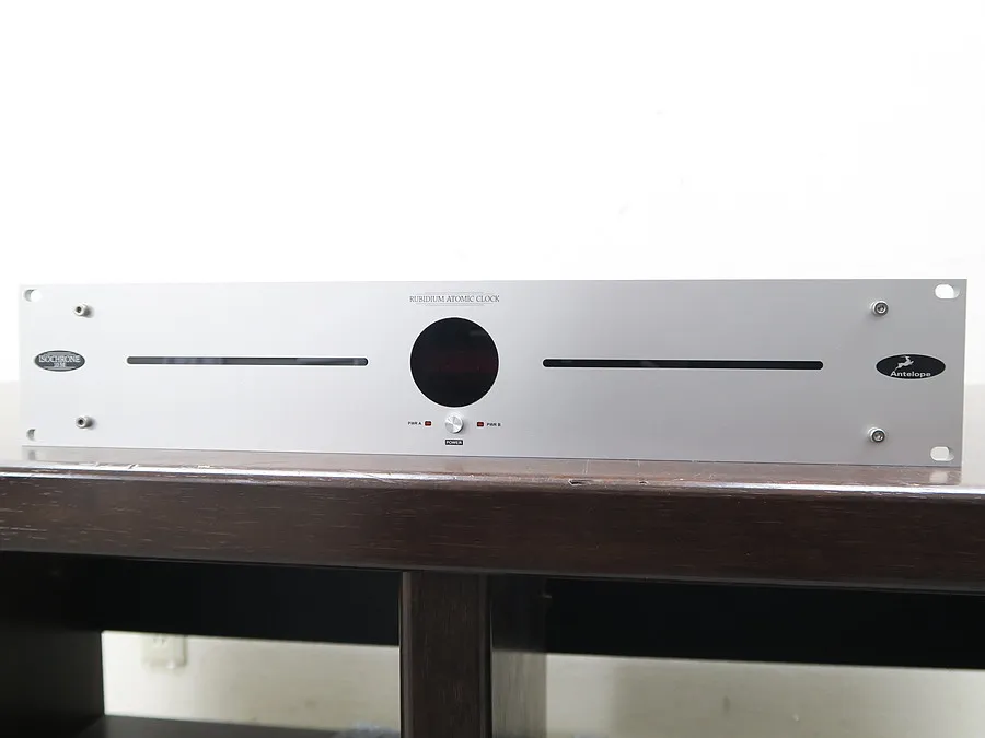 Antelope Isochrone 10M クロックジェネレーター 元箱付