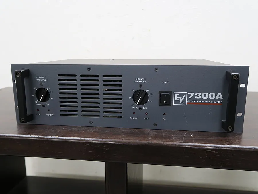 エレクトロボイス Electro-Voice 7300A パワーアンプ